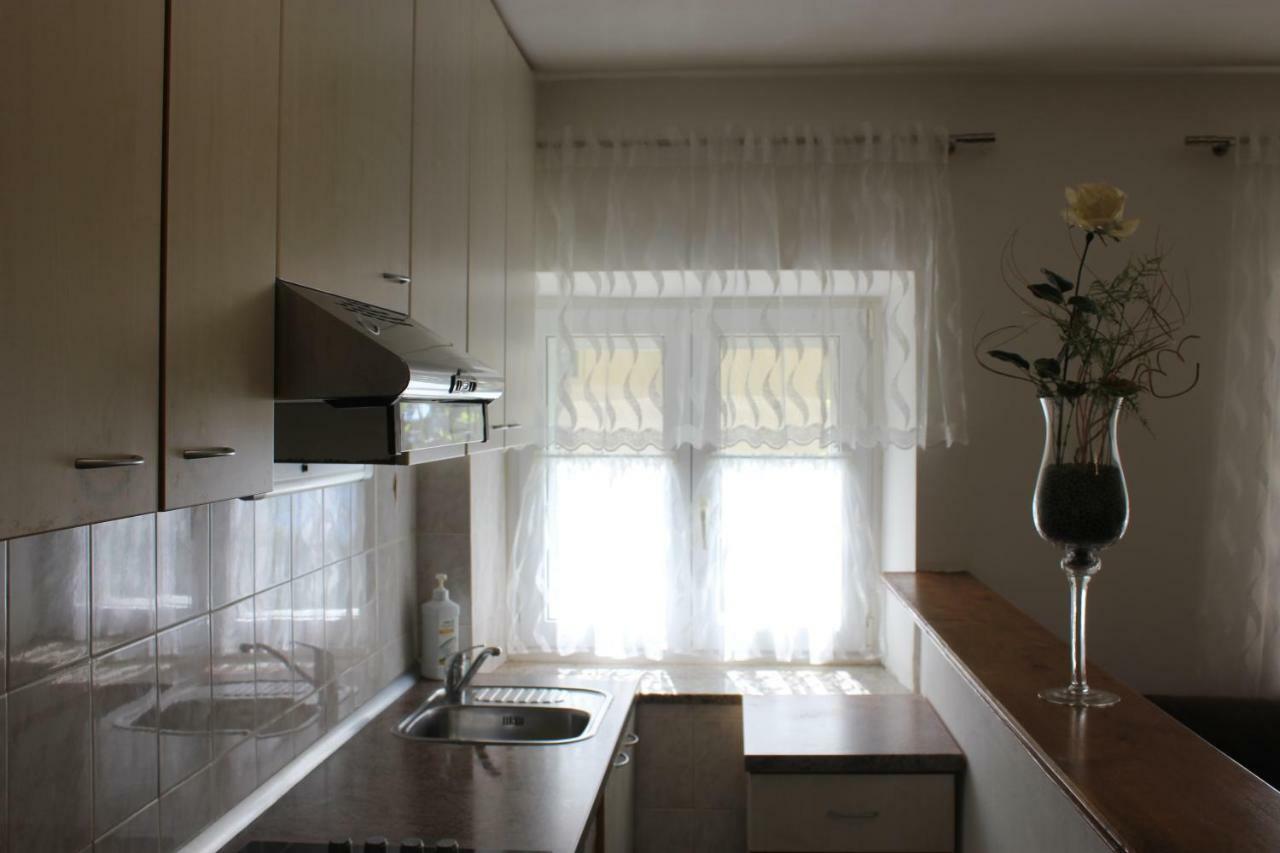 Apartman Tafra Omiš Esterno foto