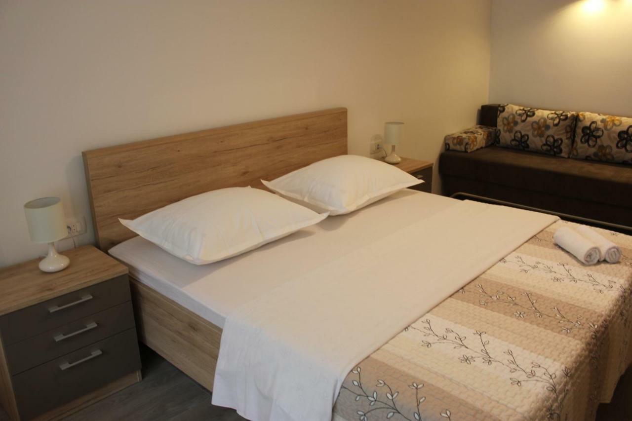Apartman Tafra Omiš Esterno foto