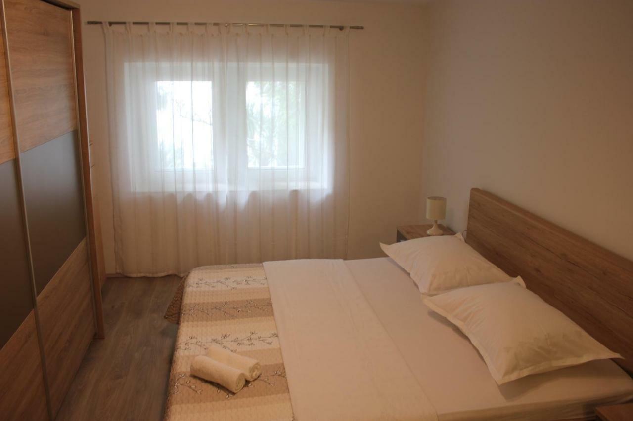 Apartman Tafra Omiš Esterno foto