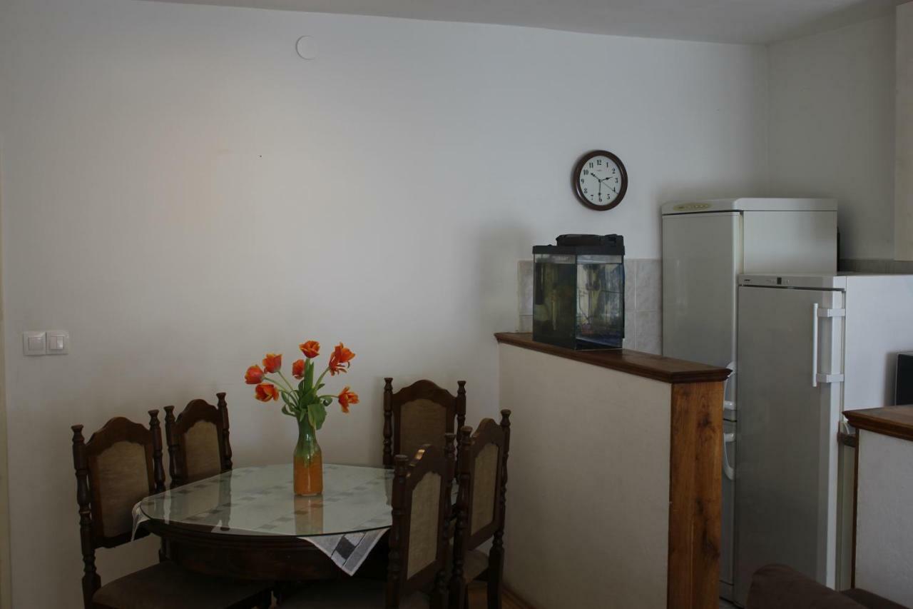 Apartman Tafra Omiš Esterno foto