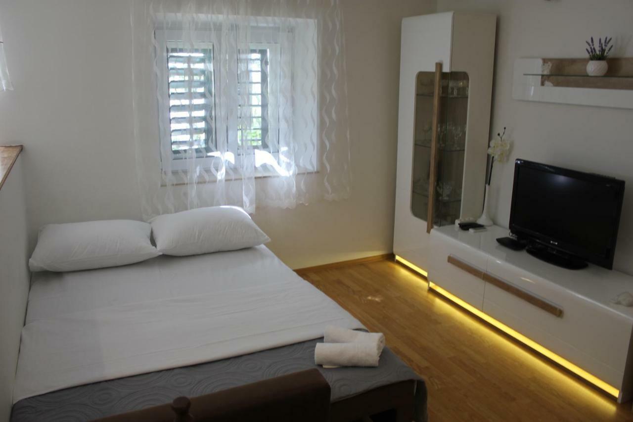 Apartman Tafra Omiš Esterno foto
