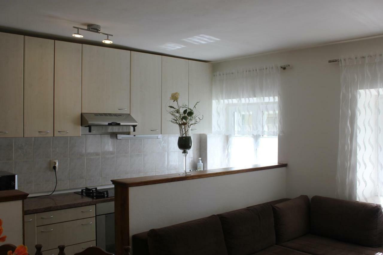 Apartman Tafra Omiš Esterno foto