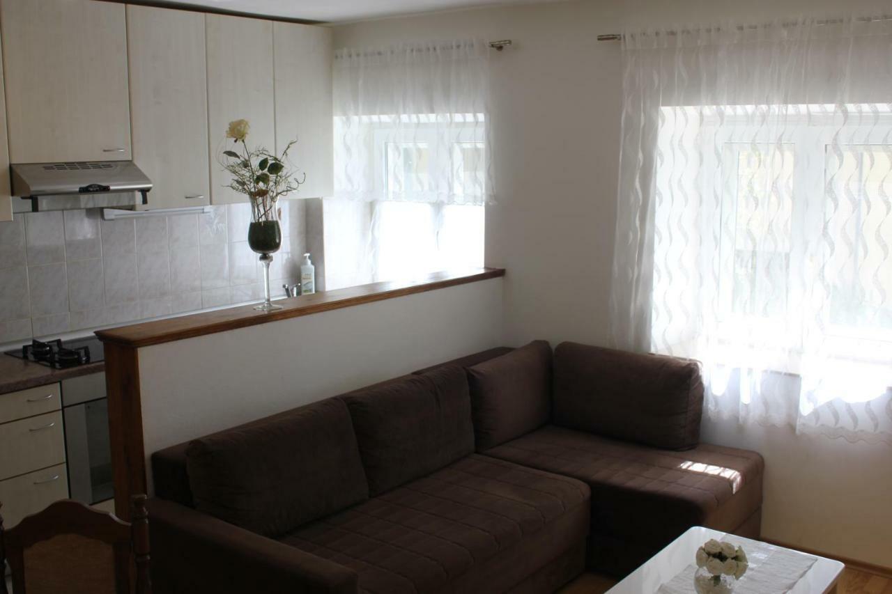 Apartman Tafra Omiš Esterno foto