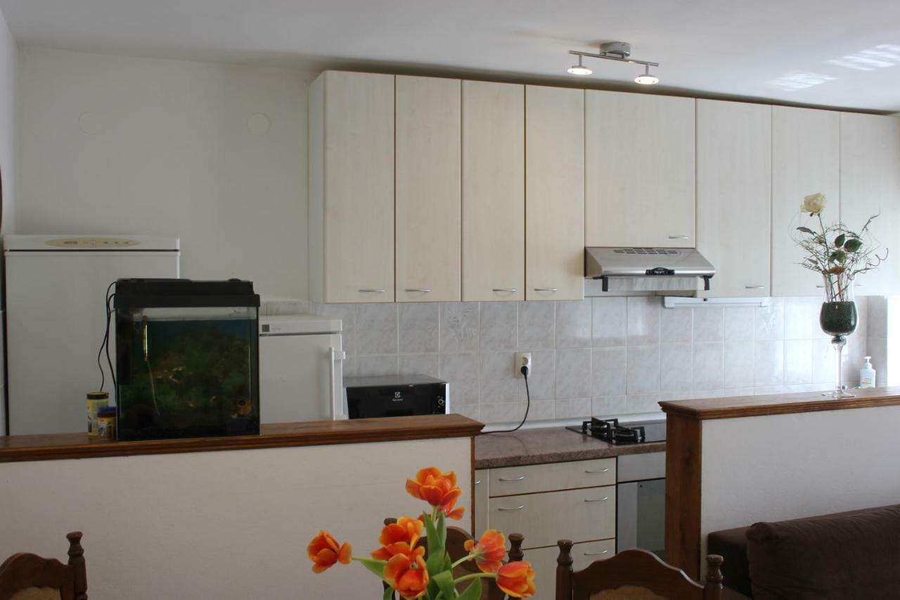 Apartman Tafra Omiš Esterno foto